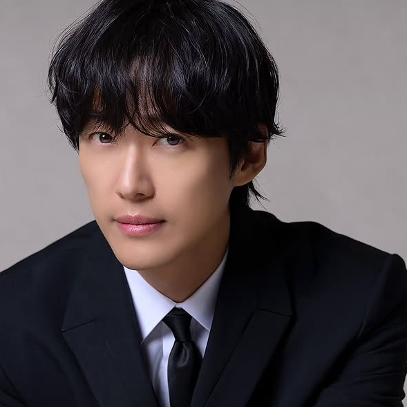 Latest photo of Namkoong Min