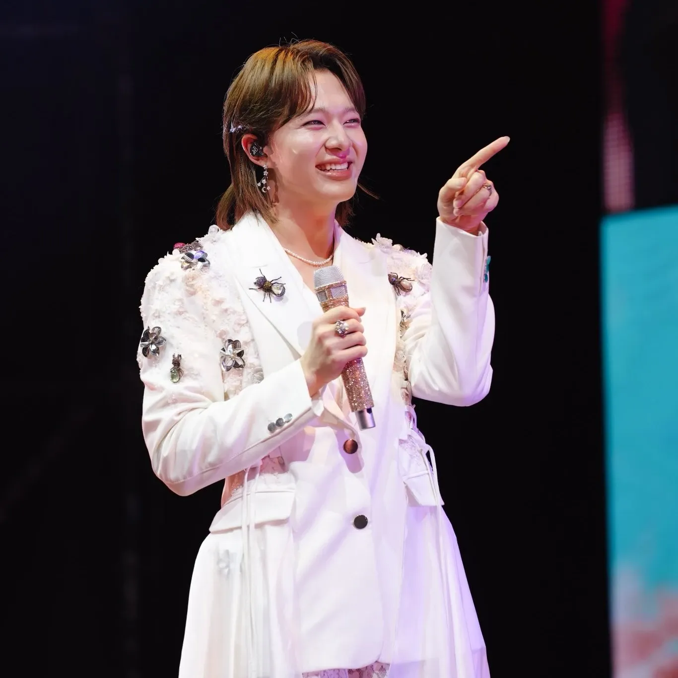 A moment captured by a fan of NuNew