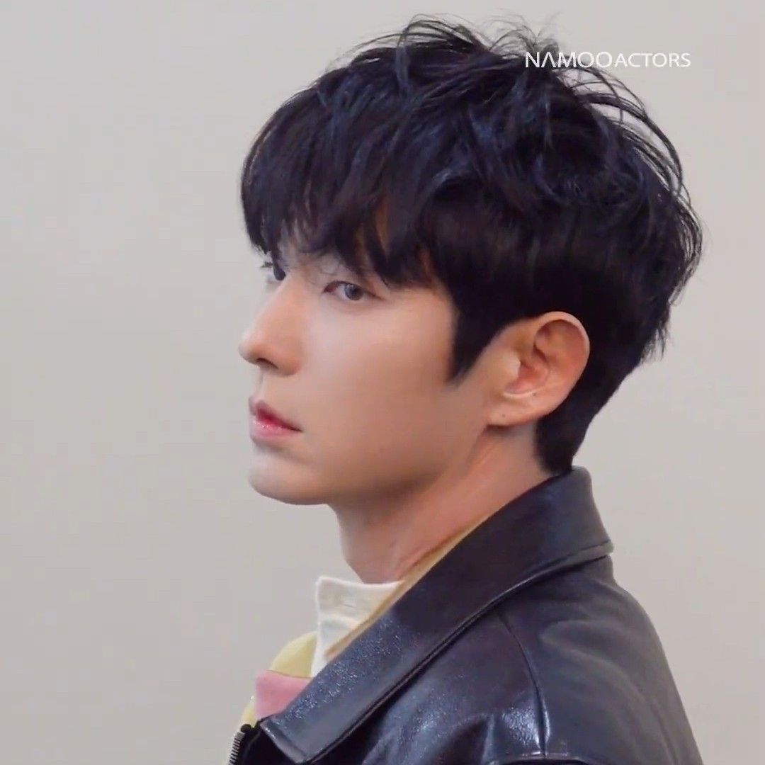 Behind-the-scenes cut of Lee Joongi