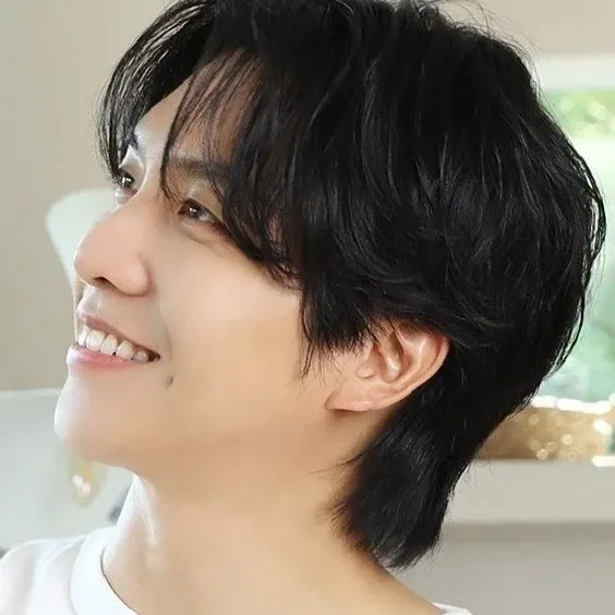 Latest photo of Lee Seunggi