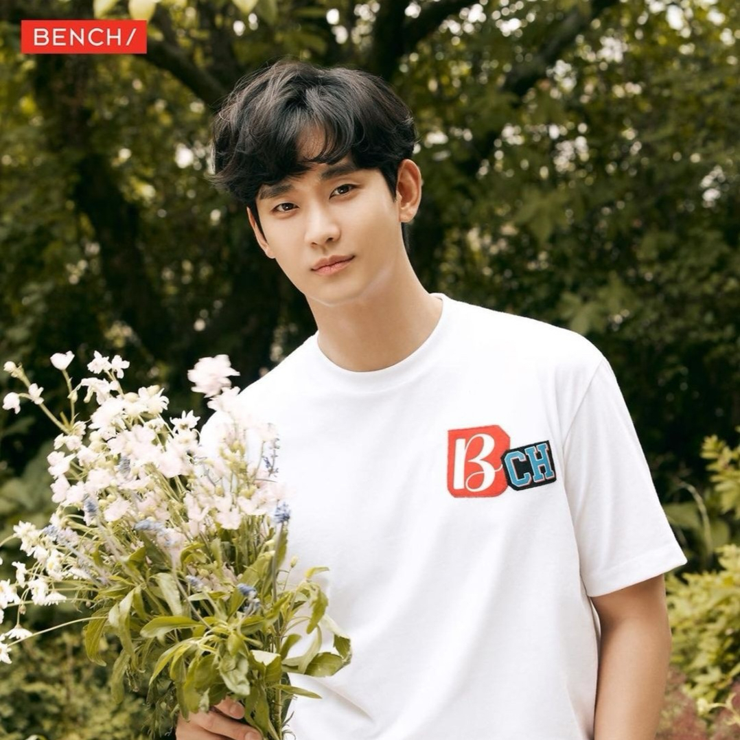 A moment captured by a fan of Kim Soohyun