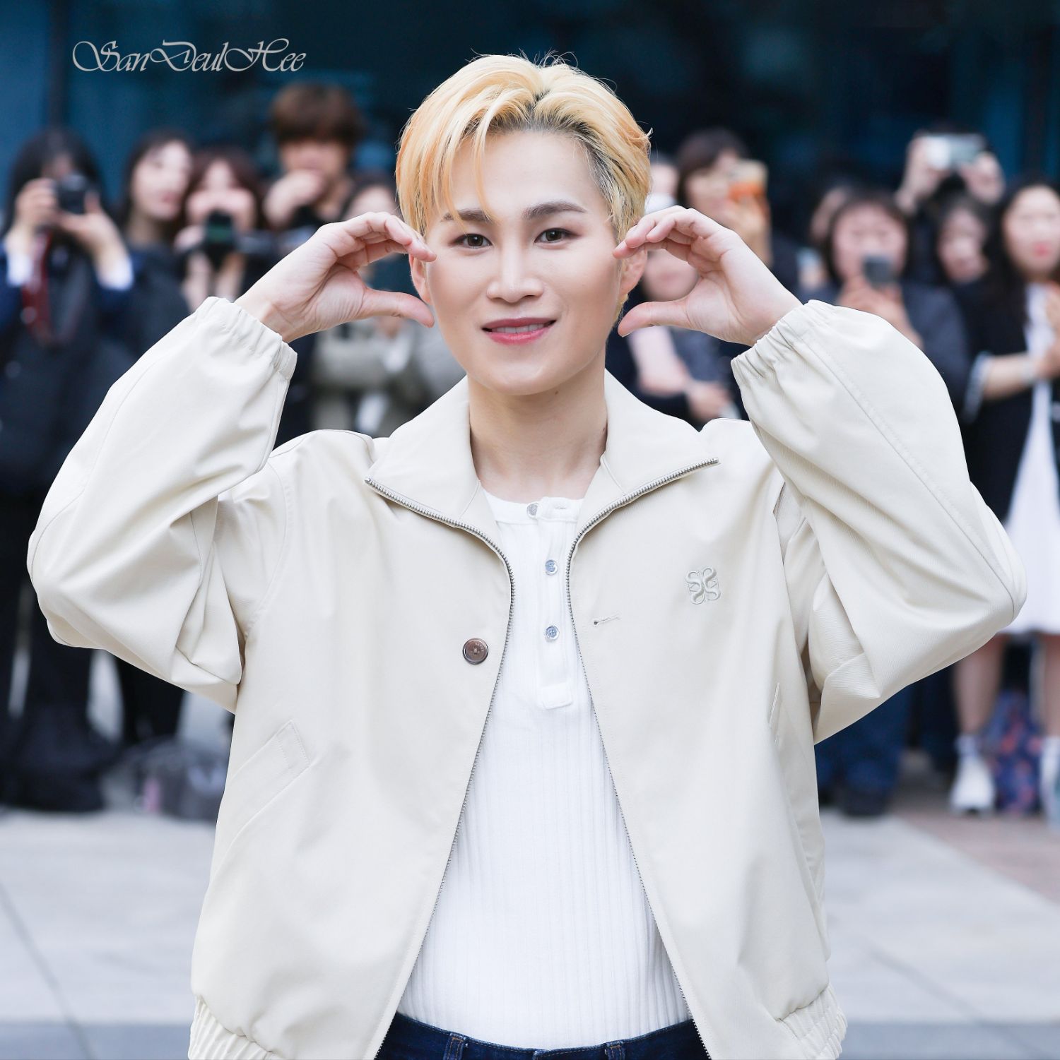 金熙栽的最新照片