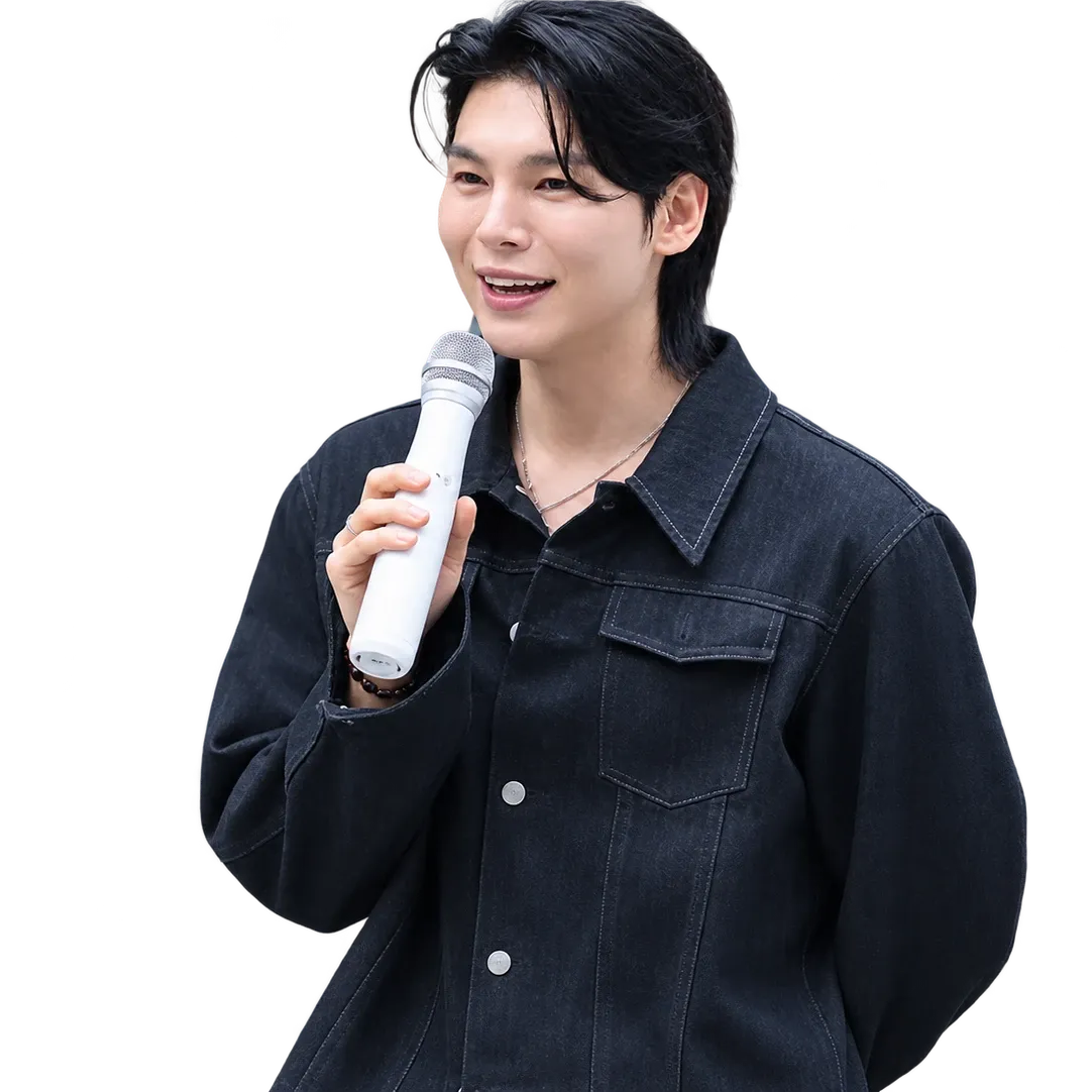 A moment captured by a fan of Kim Junsu (1991)