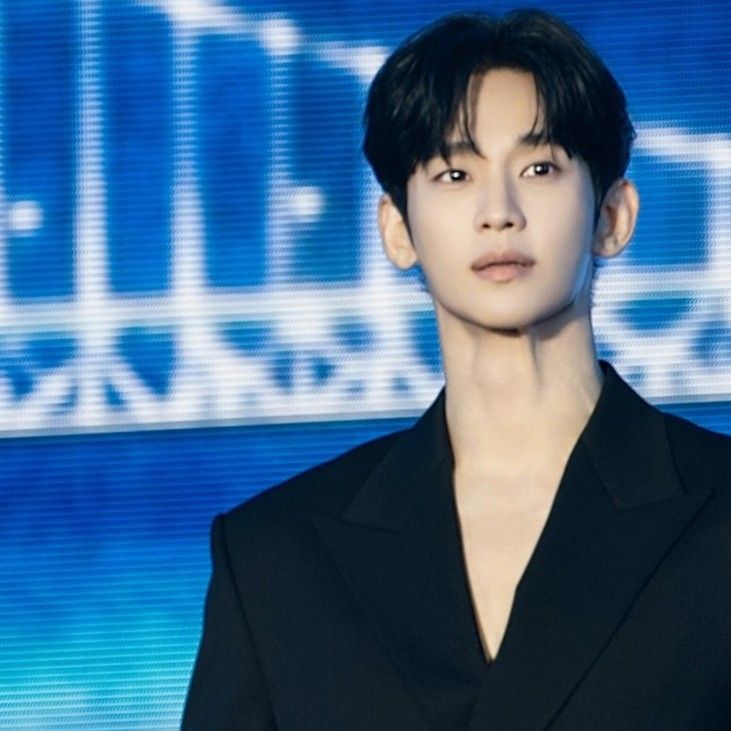 A moment captured by a fan of Kim Soohyun