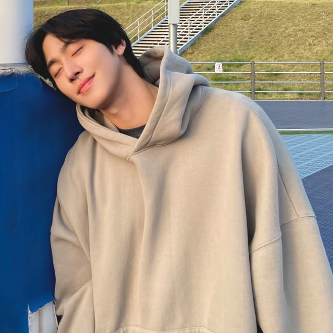 Behind-the-scenes cut of Ahn Hyoseop