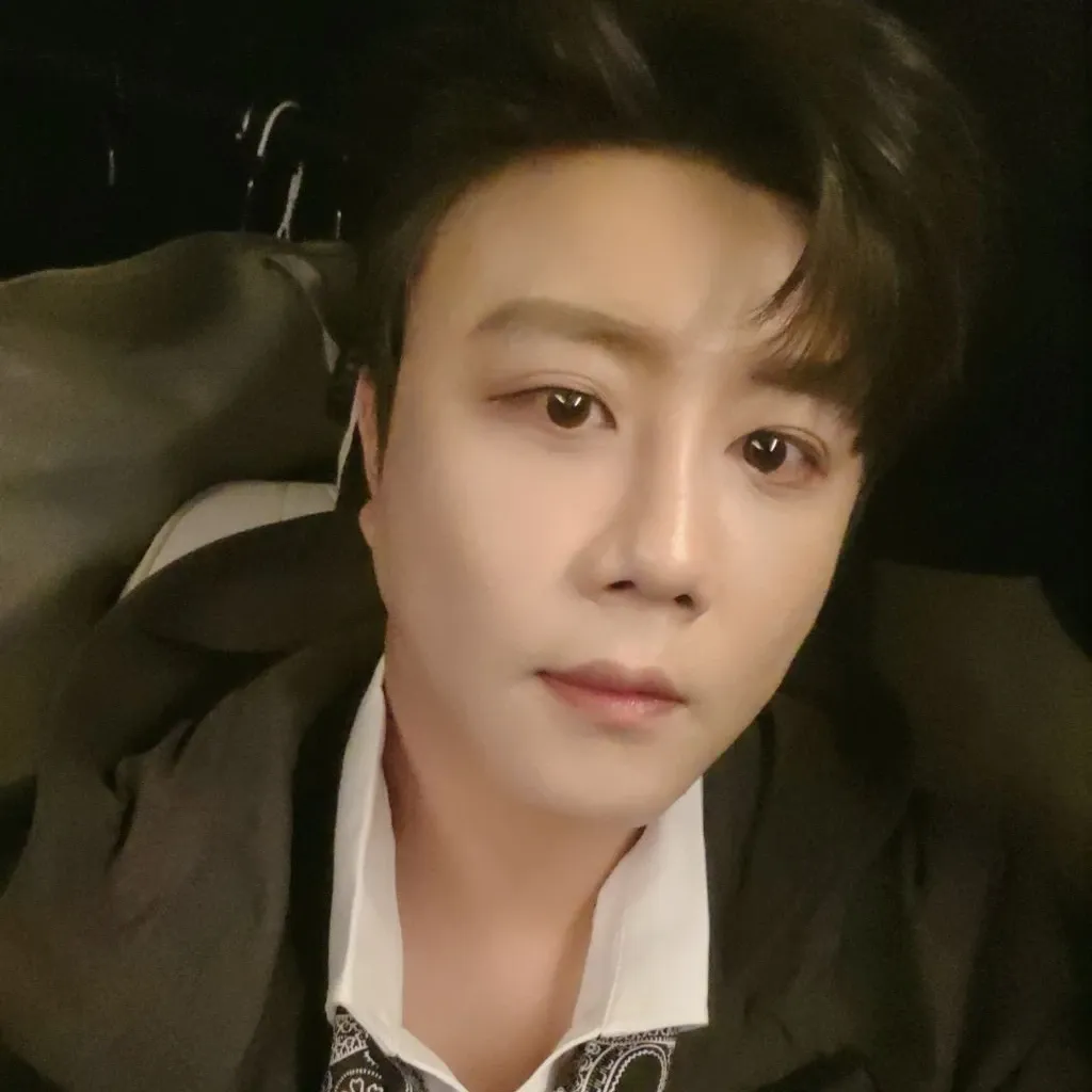 Behind-the-scenes cut of Jin Haesung