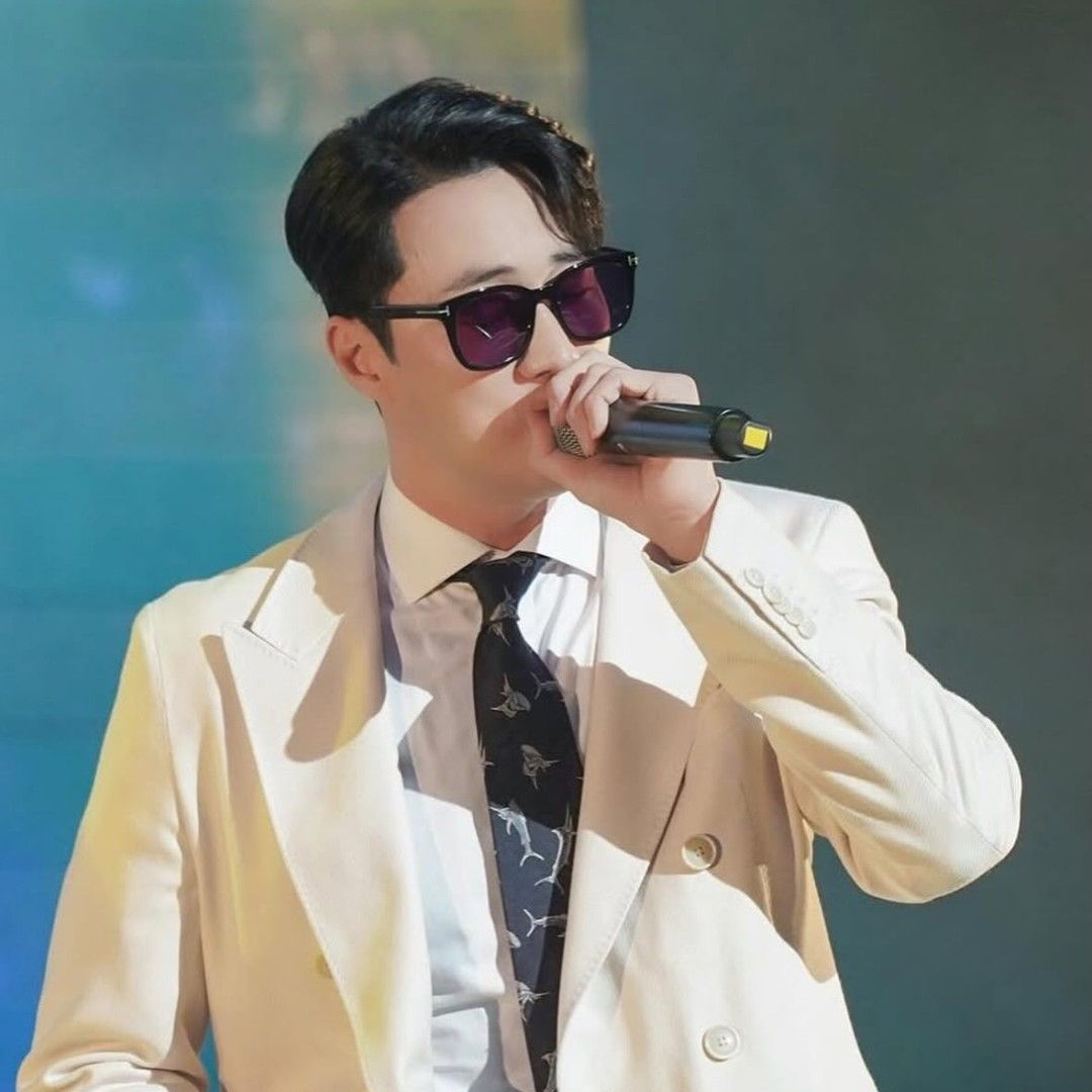 A moment captured by a fan of So Jisub