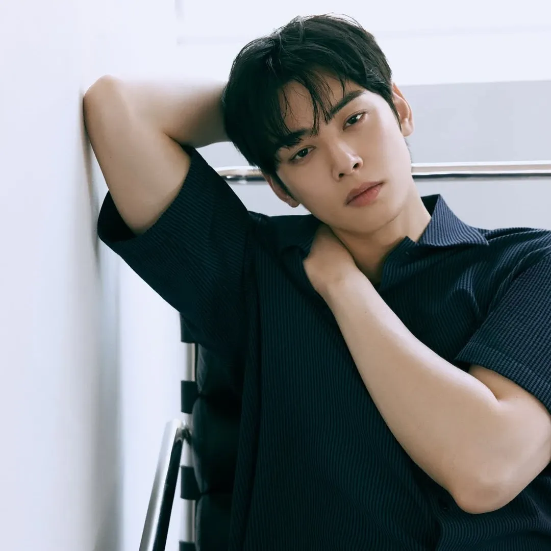 Latest photo of Cha Eunwoo