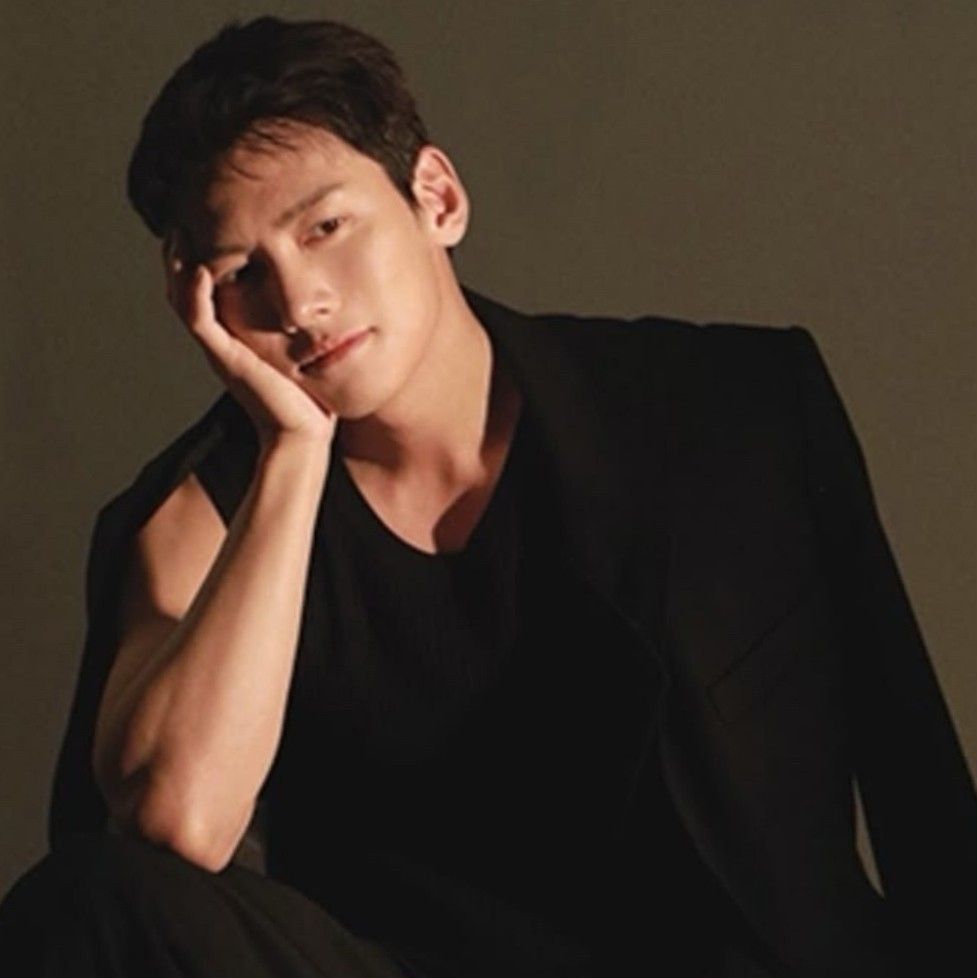 粉丝拍下的池昌旭瞬间