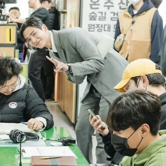 Foto kegiatan terbaru dari Rowoon