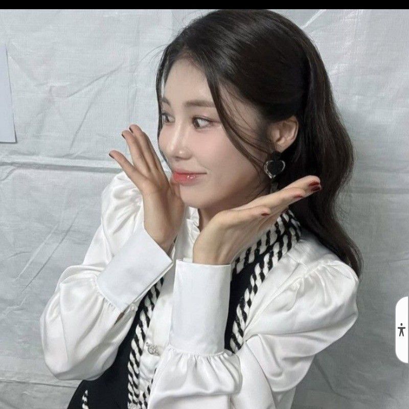 Cuplikan di balik layar dari Kim Soyou