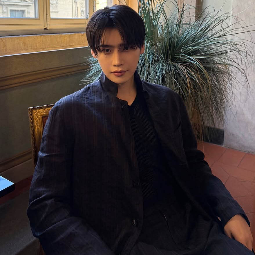 Behind-the-scenes cut of Lee Jongsuk