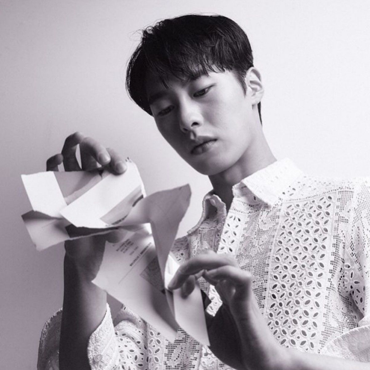 Behind-the-scenes cut of Lee Jaewook