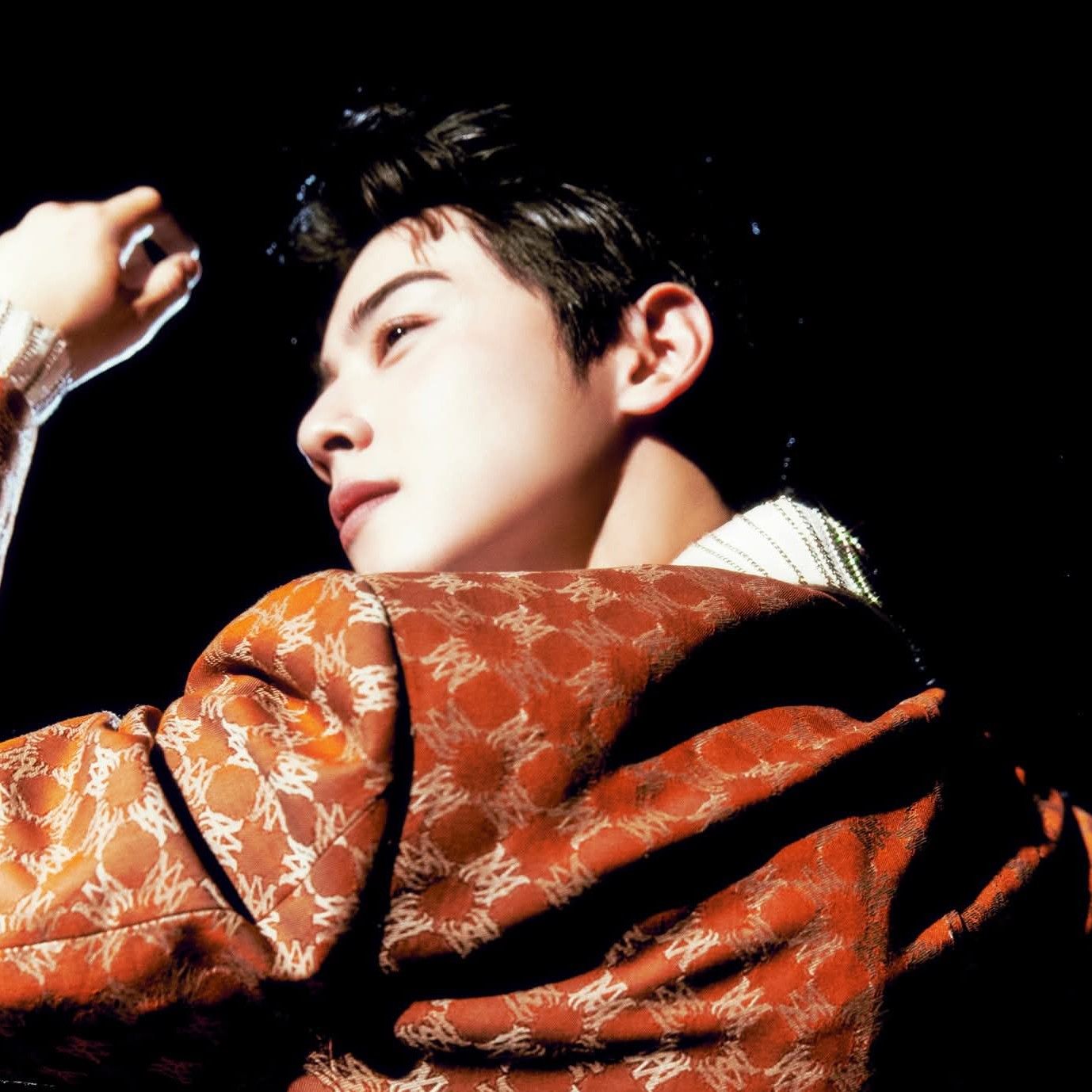 Latest photo of Cha Eunwoo