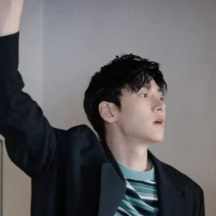 Behind-the-scenes cut of Ji Changwook