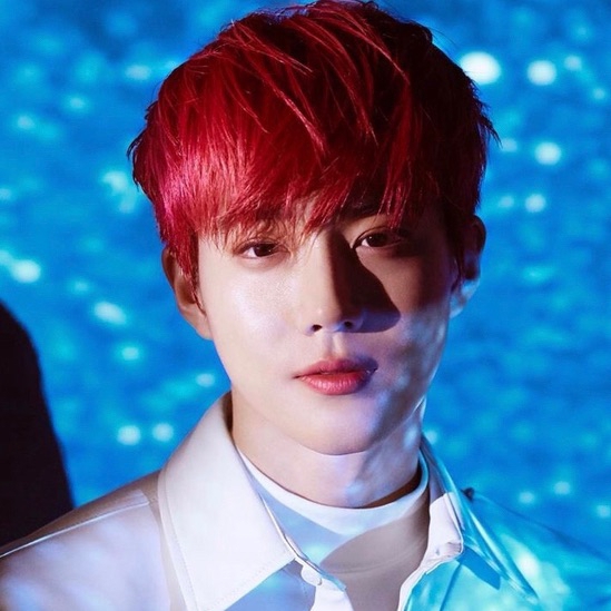 Behind-the-scenes cut of Suho