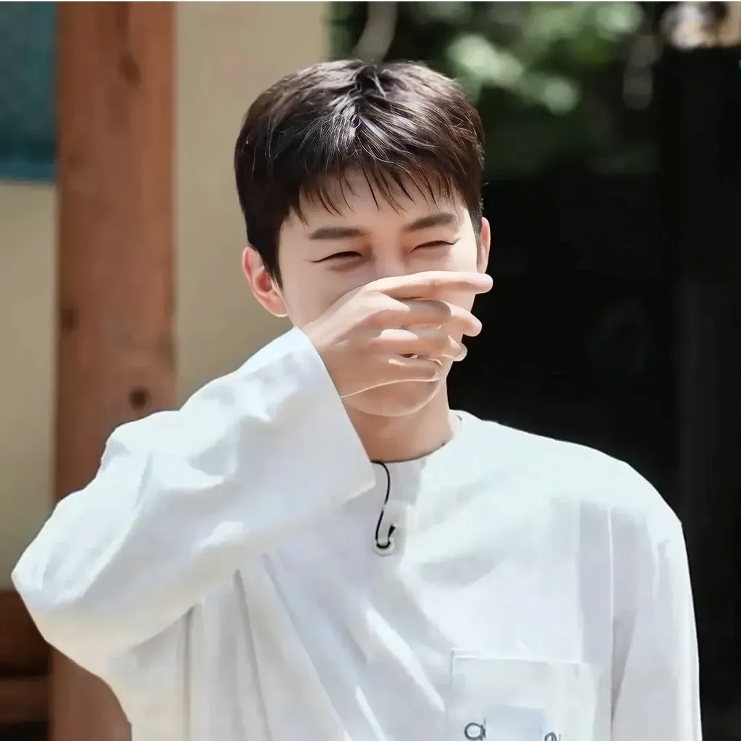 Foto kegiatan terbaru dari Lim Youngwoong