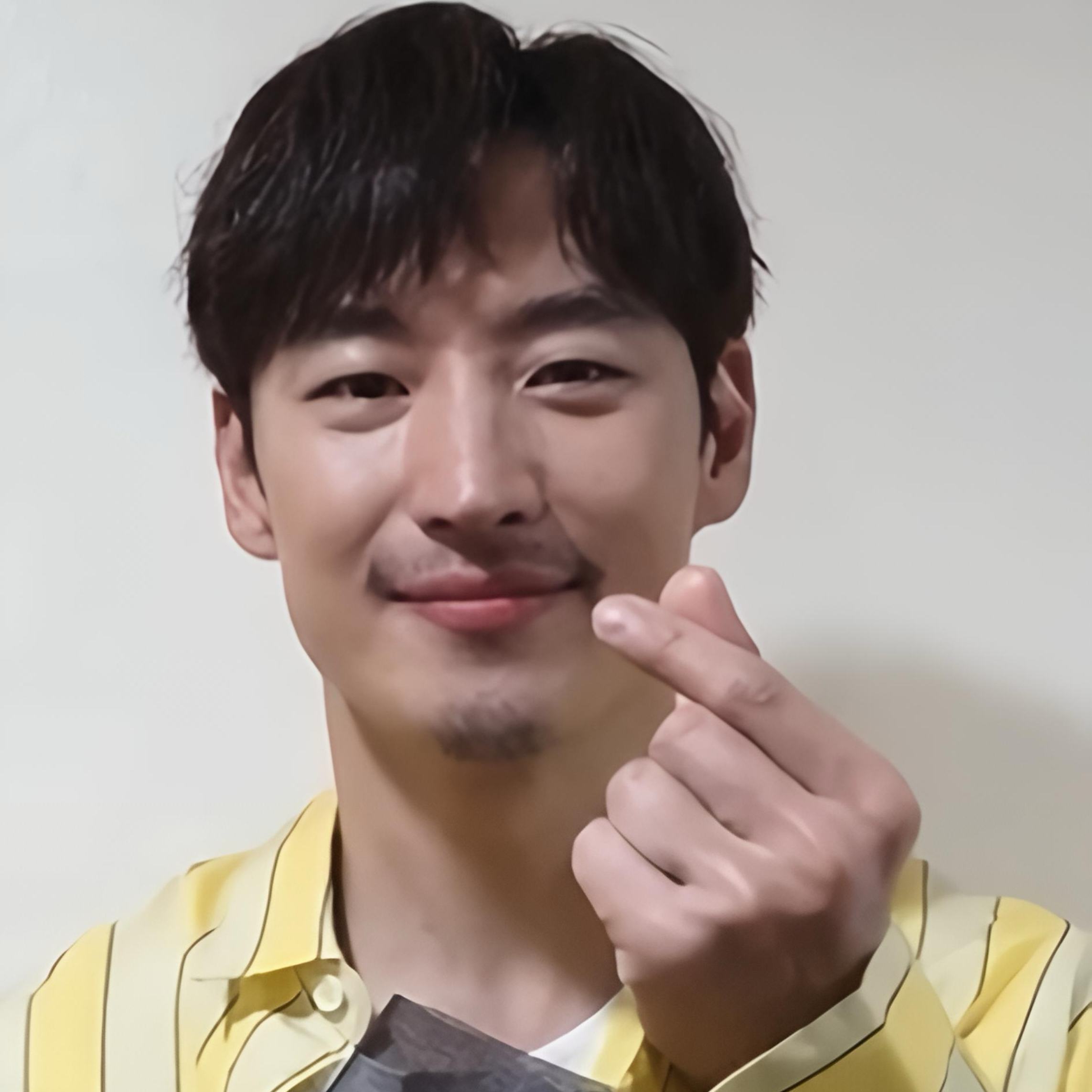Behind-the-scenes cut of Lee Jaehoon