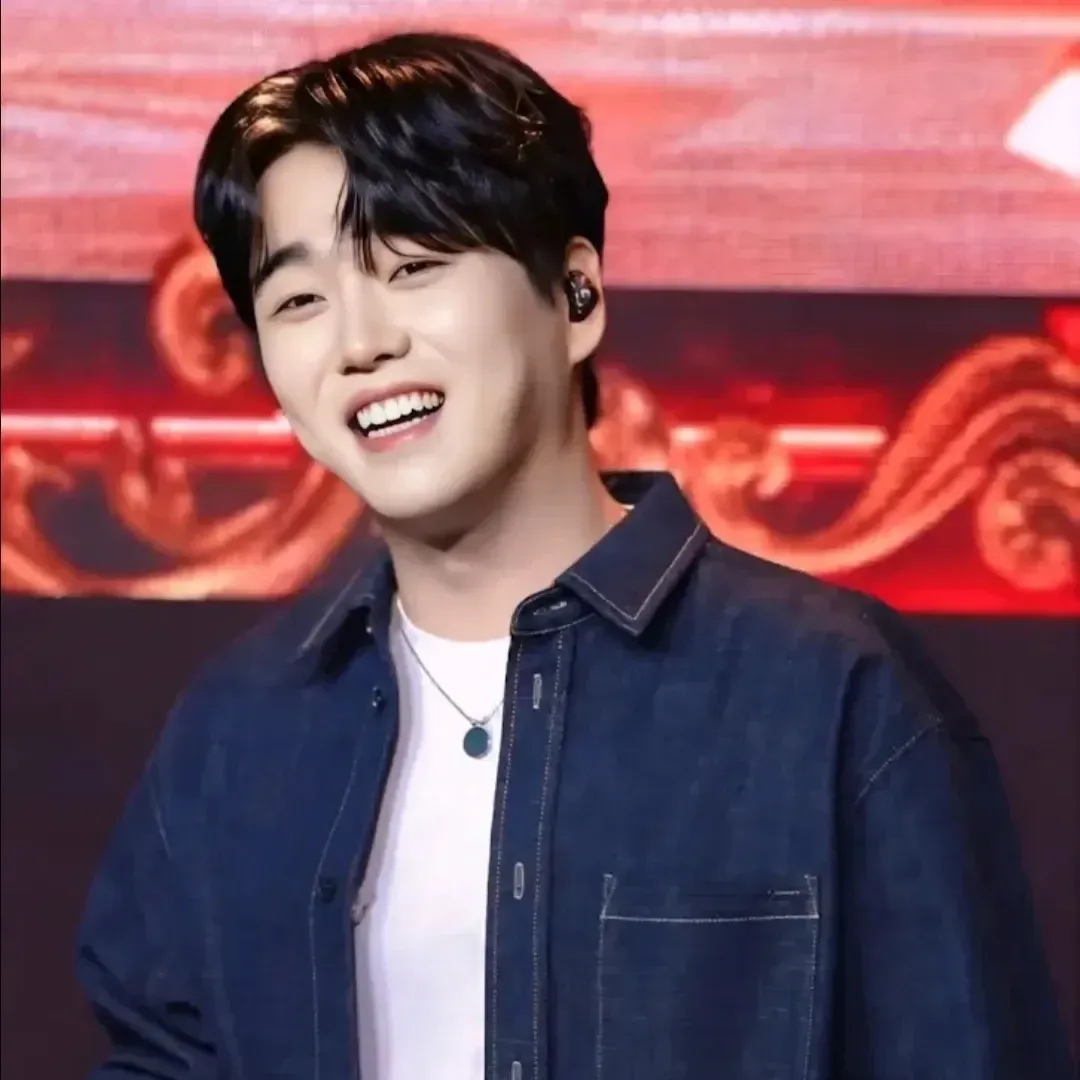 Latest photo of Hwang Youngwoong