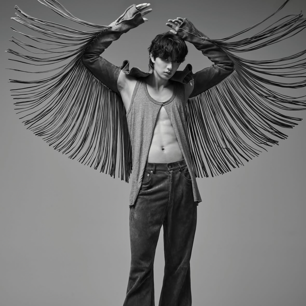 Behind-the-scenes cut of Kim Jaewon