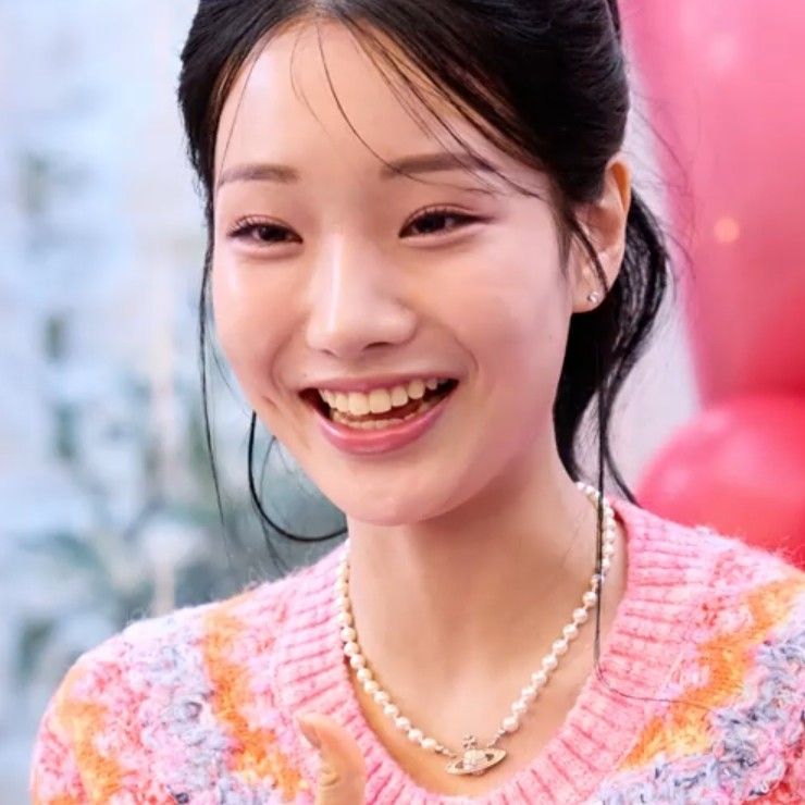 Behind-the-scenes cut of Kim Soyeon (2004)