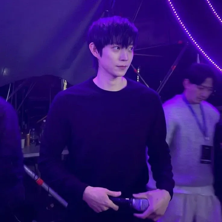 Behind-the-scenes cut of Kim Youngdae