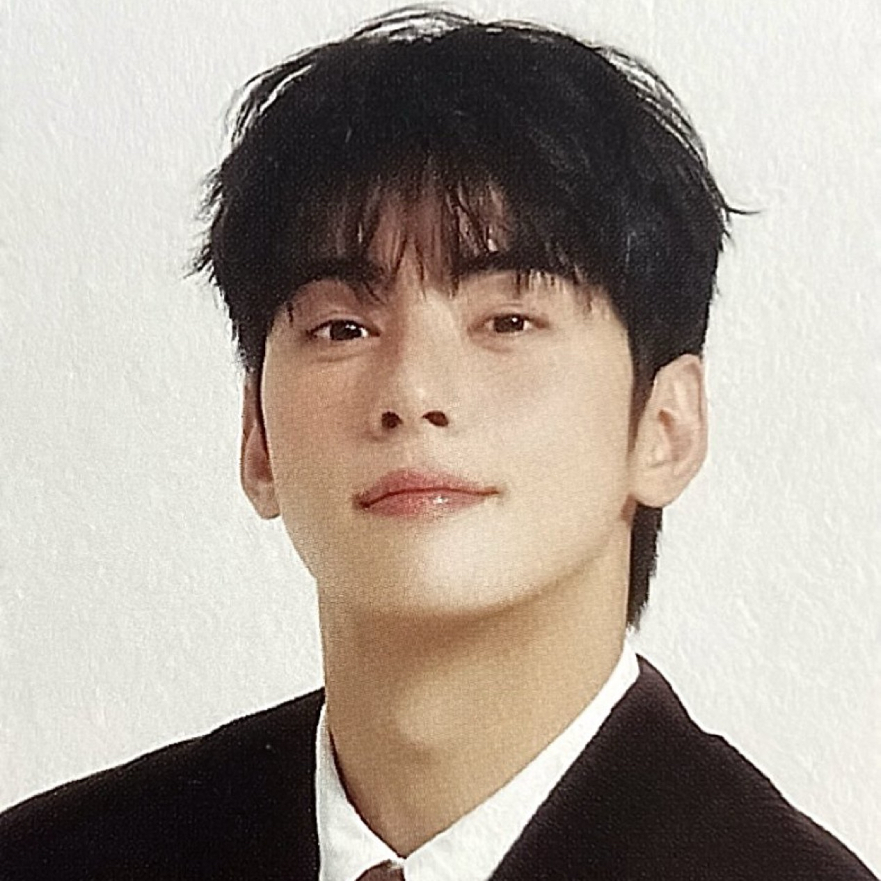 A moment captured by a fan of Cha Eunwoo