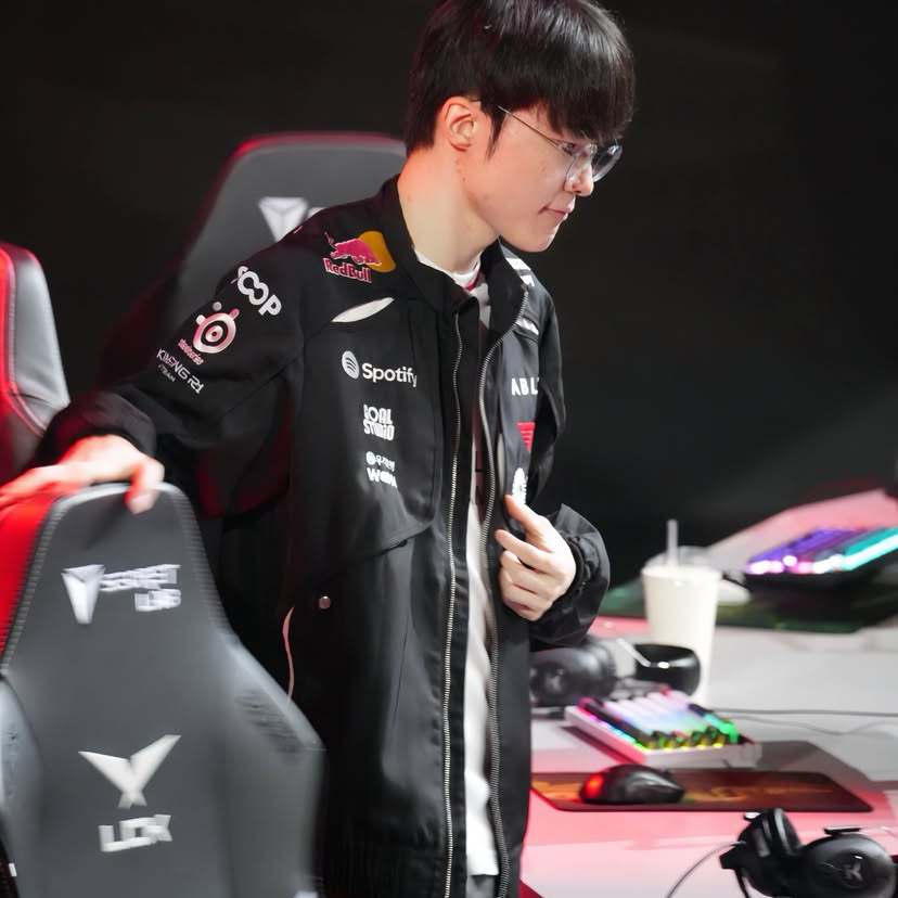 A moment captured by a fan of Faker