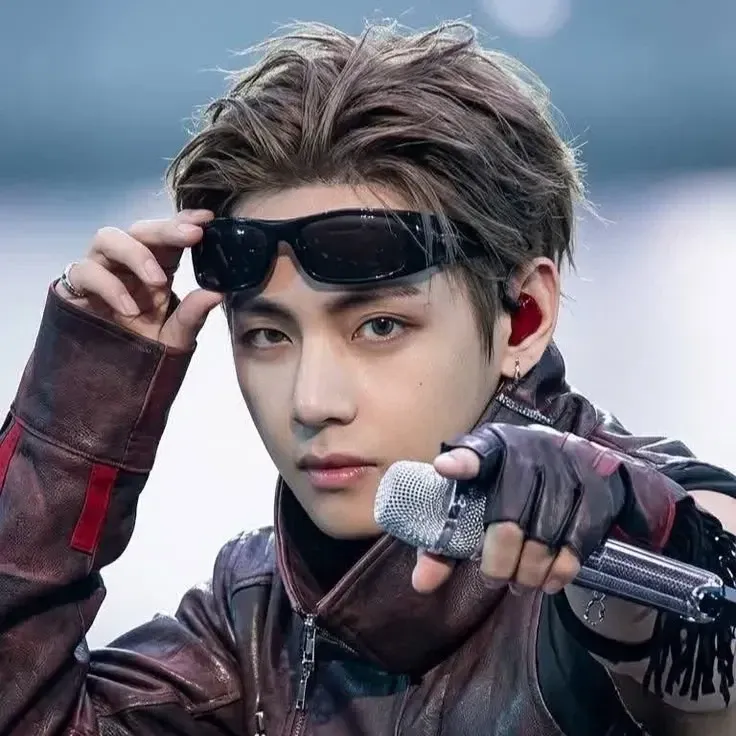 Latest photo of Kim Taehyung (V)