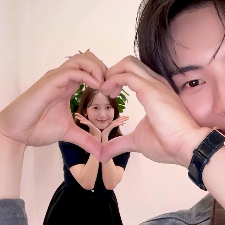 Behind-the-scenes cut of Lee Chaemin