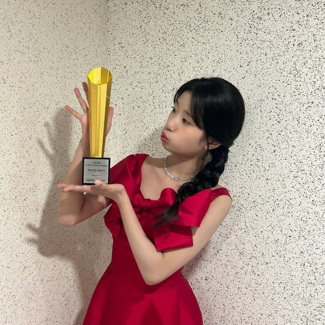 Behind-the-scenes cut of Bin Yeseo