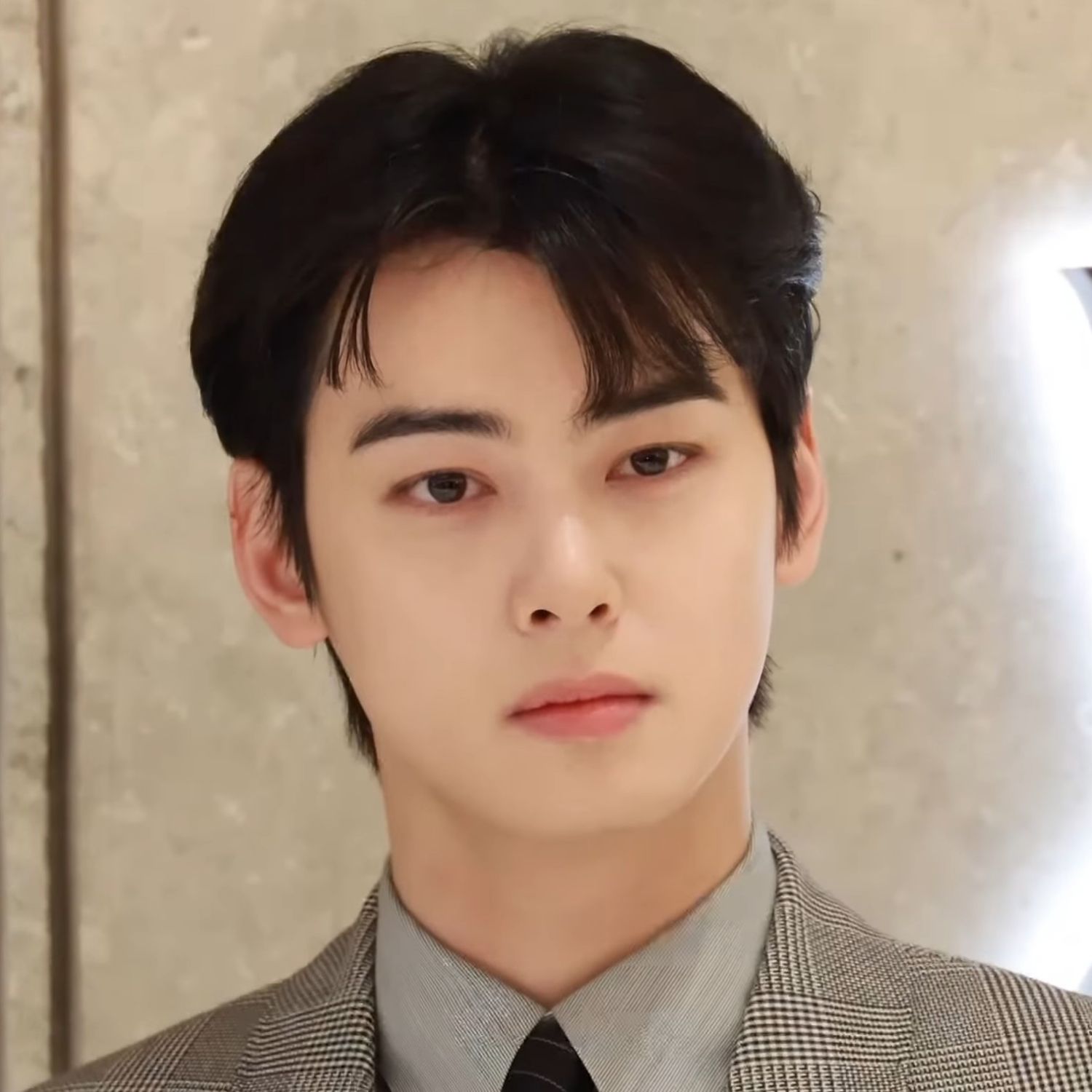 Recent activity shot of Cha Eunwoo