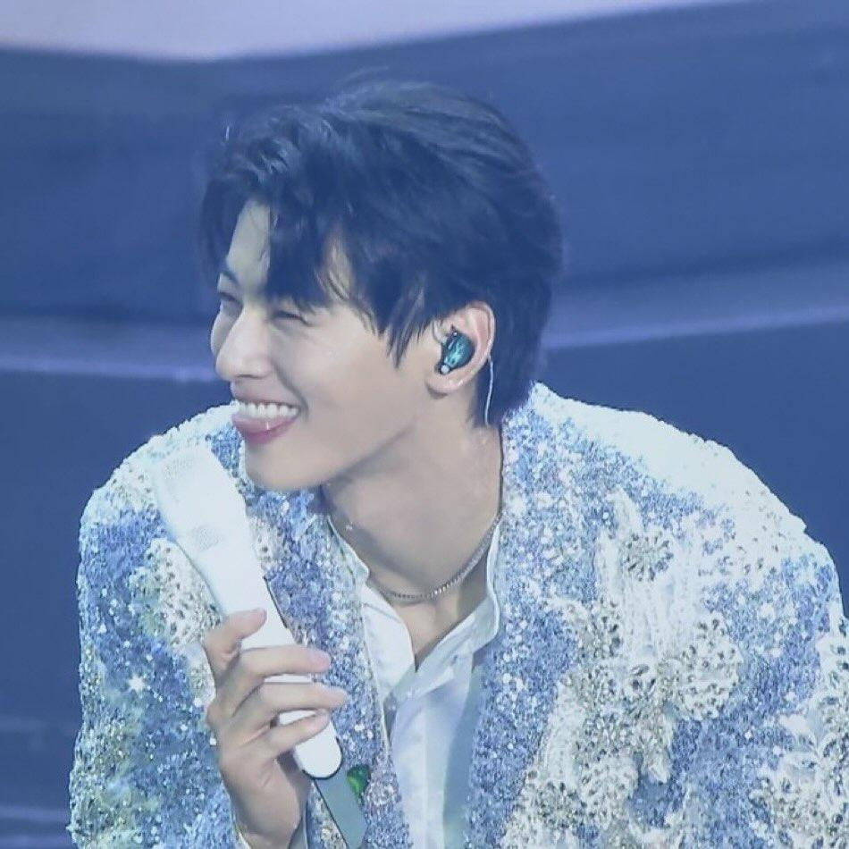 A moment captured by a fan of Cha Eunwoo