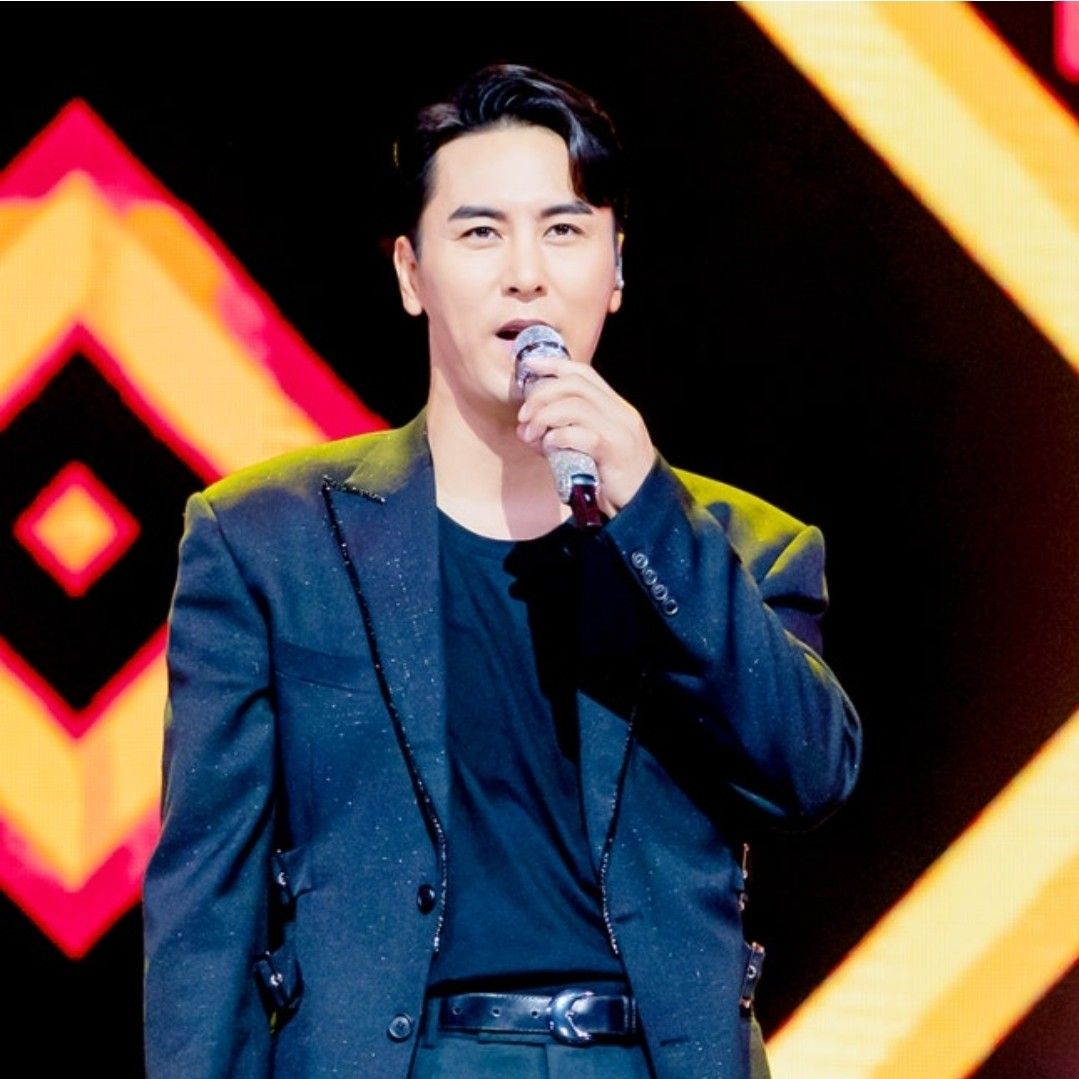 チャン・ミンホの最近の活動ショット