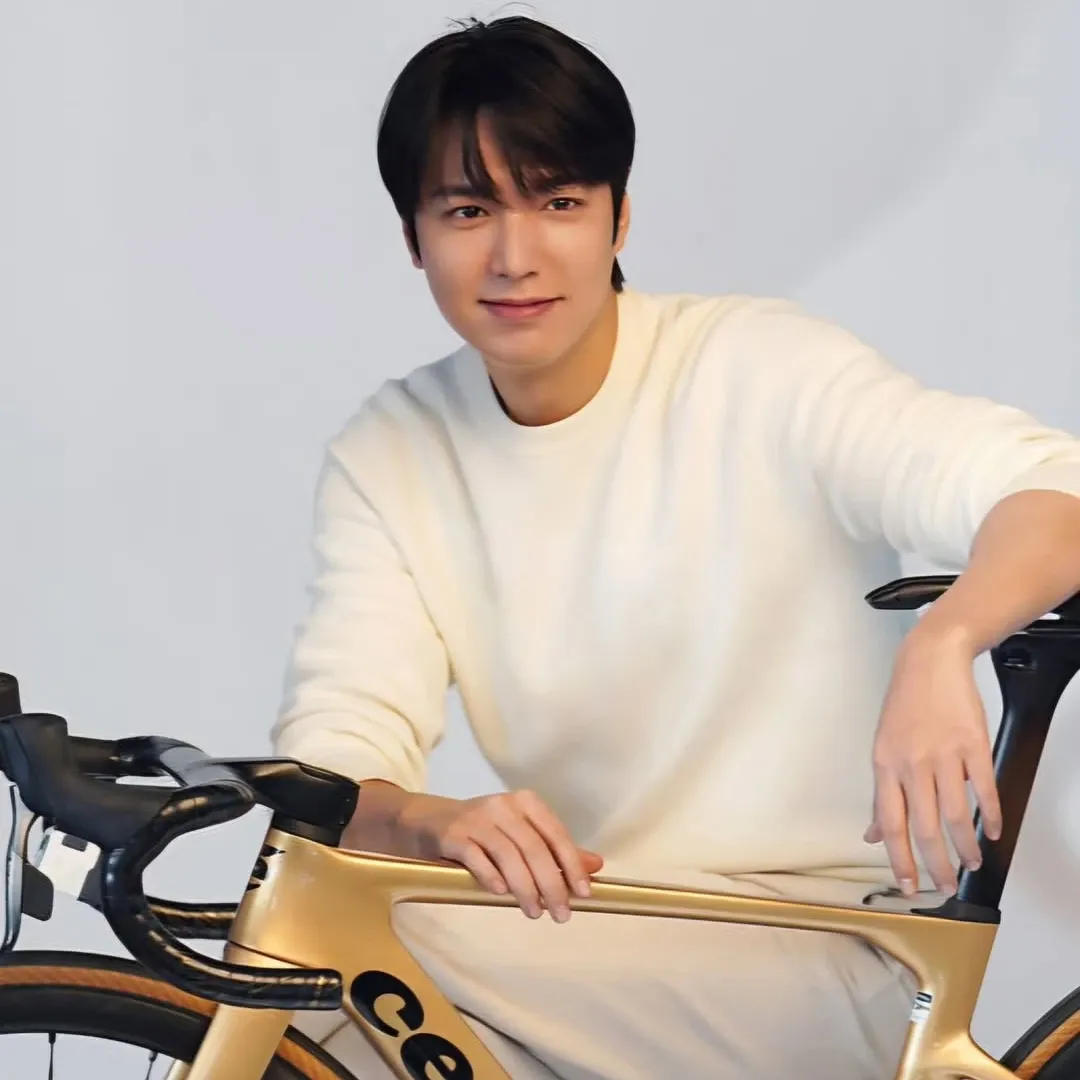 Latest photo of Lee Minho