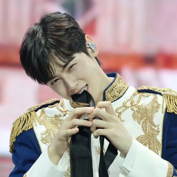Recent activity shot of Cha Eunwoo