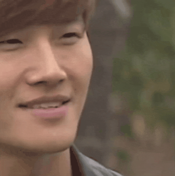 粉丝拍下的金钟国瞬间