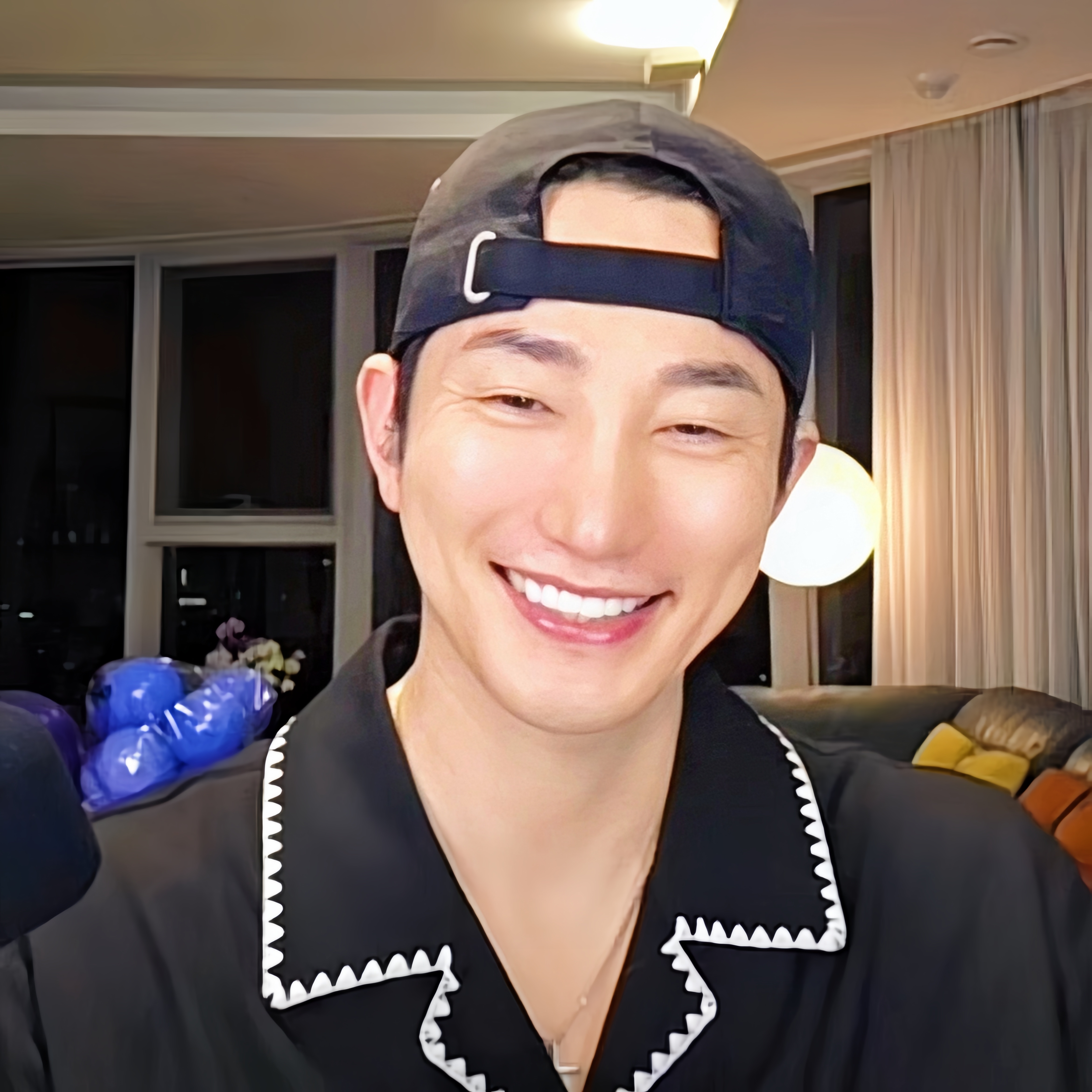 Behind-the-scenes cut of Park Sihoo