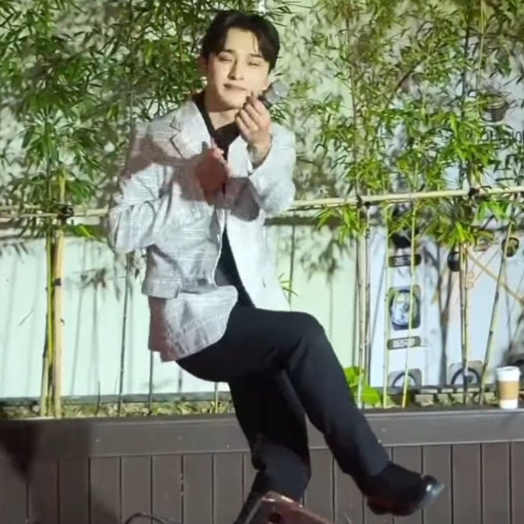 Momen yang diabadikan oleh penggemar Seong Ri