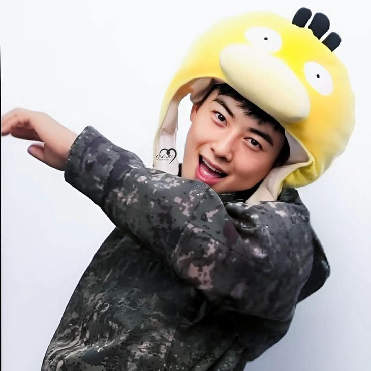 Recent activity shot of Cha Eunwoo