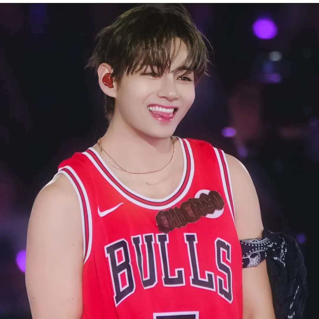 Recent activity shot of Kim Taehyung (V)