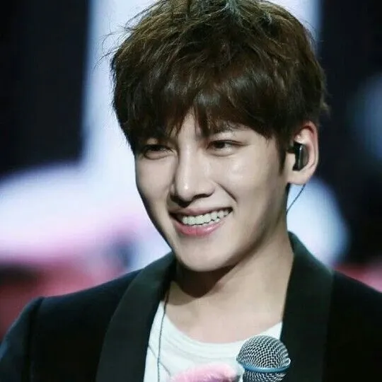 粉絲拍下的池昌旭瞬間