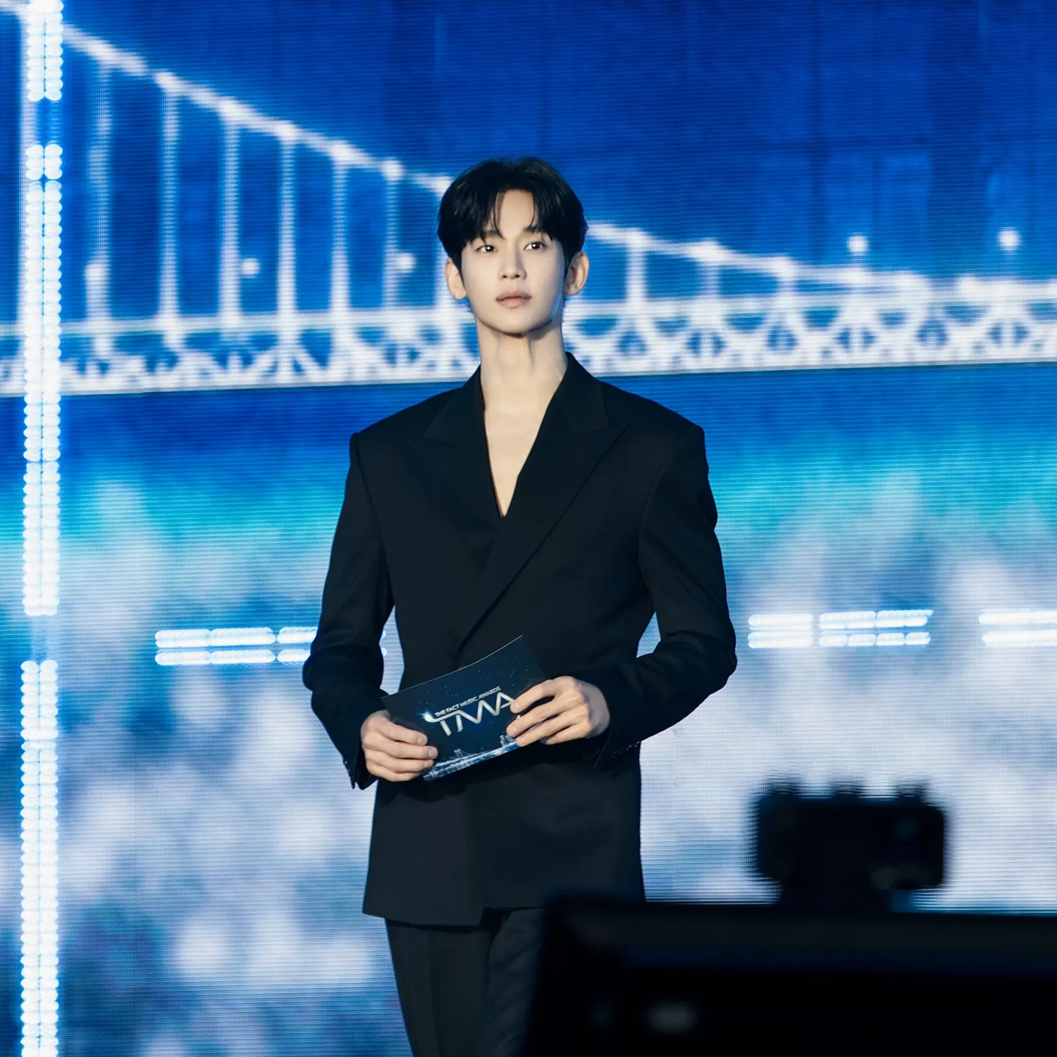 A moment captured by a fan of Kim Soohyun