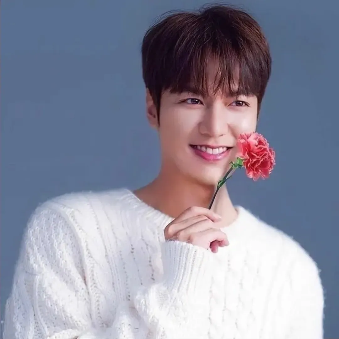 Recent activity shot of Lee Minho