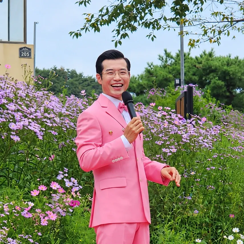 Behind-the-scenes cut of Jo Myungsup
