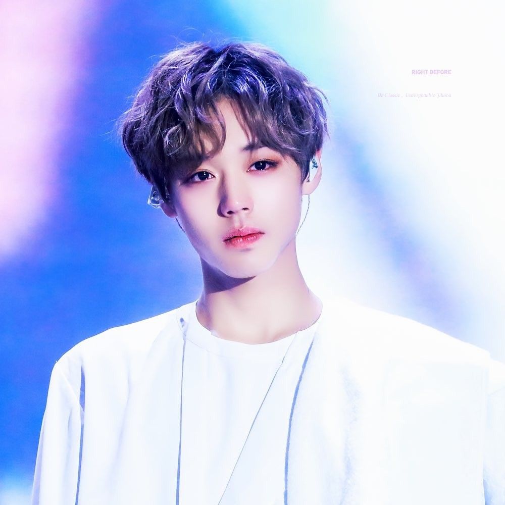 A moment captured by a fan of Park Jihoon