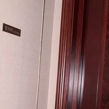 Behind-the-scenes cut of Bona