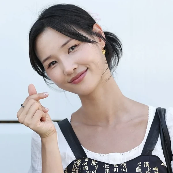 粉絲喜愛的黄友琳人氣個人資料照片