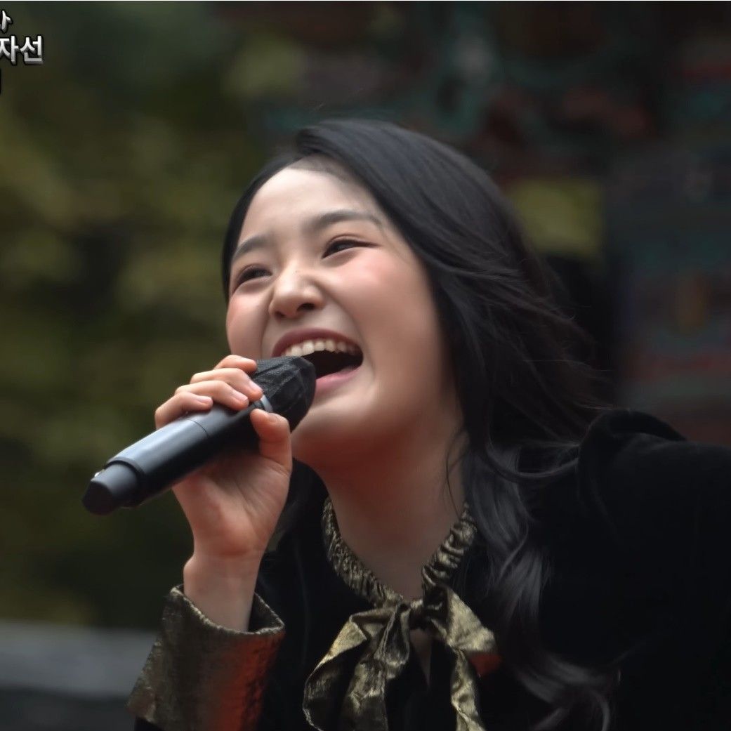 Recent activity shot of Kim Taeyeon