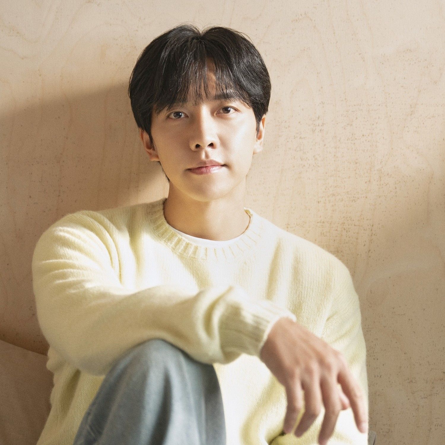 Behind-the-scenes cut of Lee Seunggi